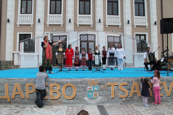 Майсторският клас по народно пеене изнесе концерт в Царево